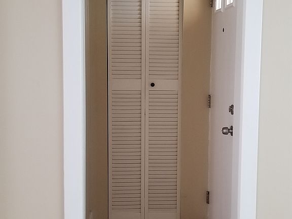 4th image of 5866 N Medina Ave