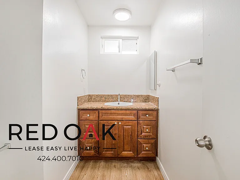 545 W 14th St #12 — Photo 13