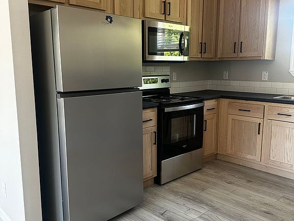 5th image of 311 Chamberlain Way