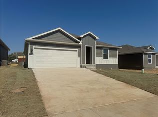 1302 NW 5th Ave, Gentry, AR 72734