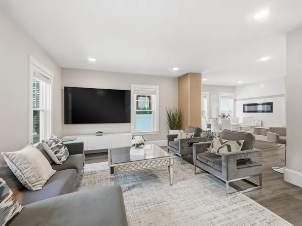 13 Leyden St, Medford, MA 02155