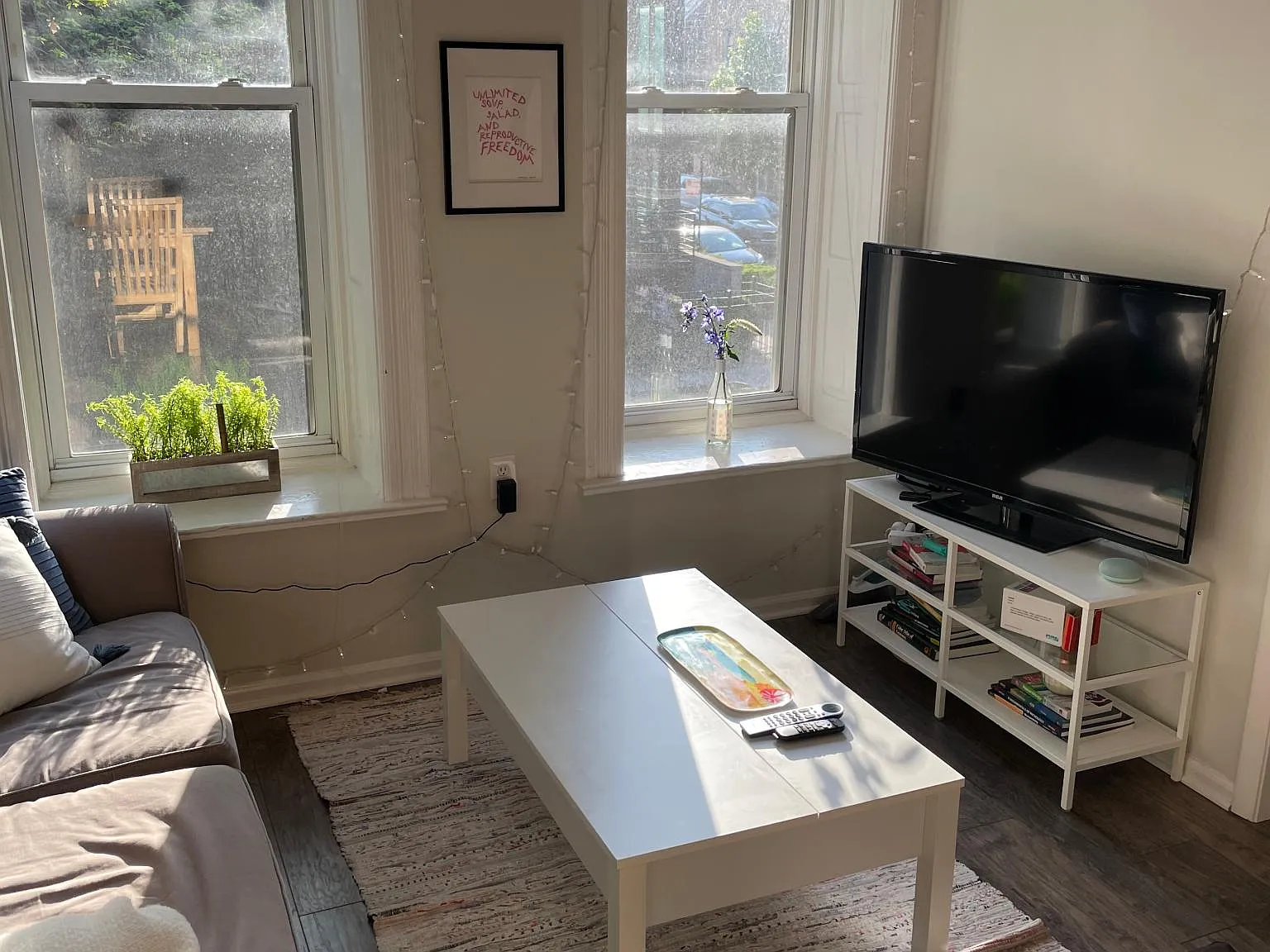 1085 N Paulina St — Photo 3