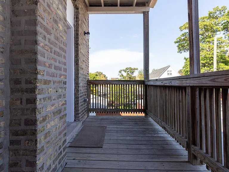 Pf-Arg, 2850 W Barry Series — Photo 31