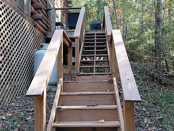 2nd image of 142 Heavenly Ridge Rd