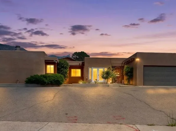 1824 Father Sky St NE, Albuquerque, NM 87112