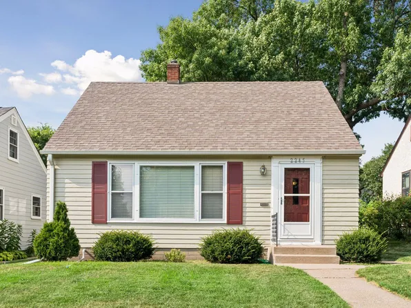 2245 Highland Pkwy, Saint Paul, MN 55116