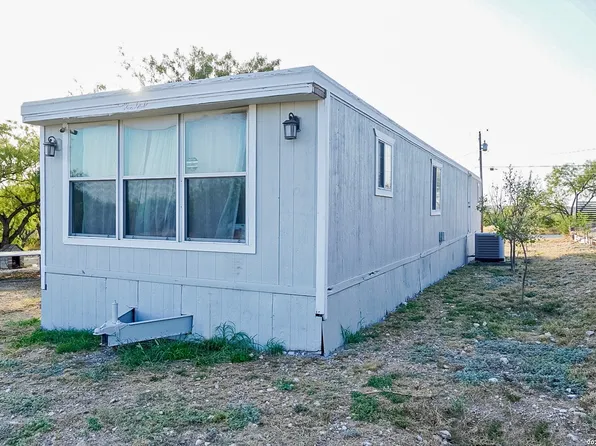 1915 Wagon Wheel Road, Eagle Pass, TX 78852