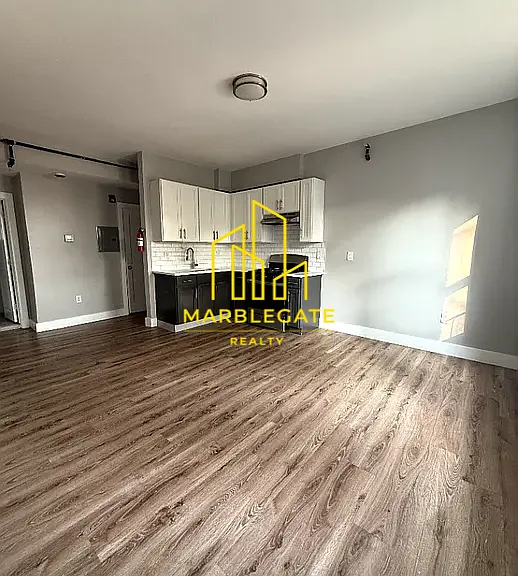 698 Chancellor Ave #2011 — Photo 1