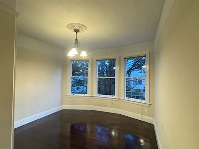 1240 Grove St — Photo 5