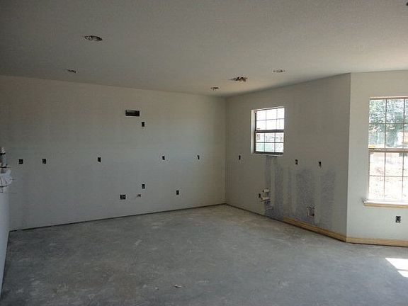 5th image of 108 Cottonwood Ave
