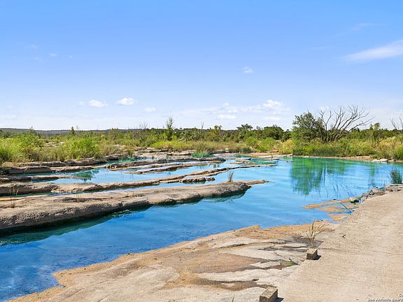 4th image of 630 Pedernales Oaks