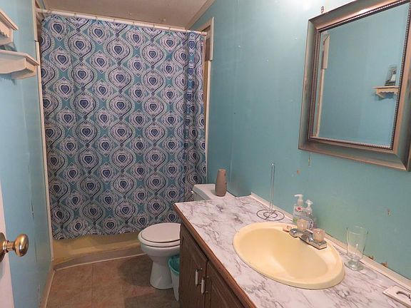 5th image of 213 Hastings Hill Rd