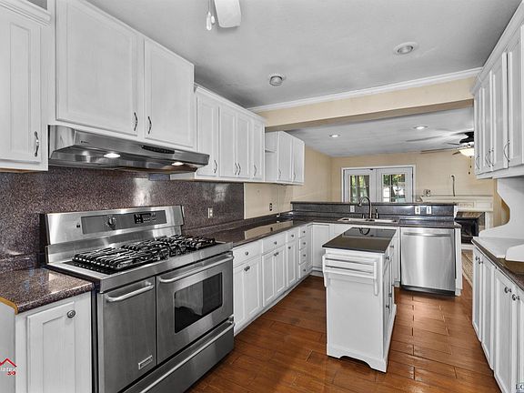 3rd image of 915 S 15th St