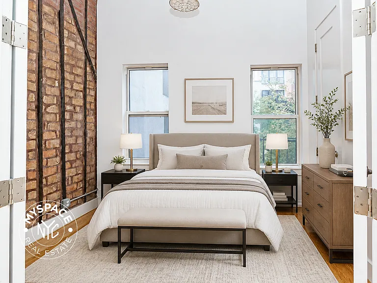 33 Montrose Ave #2L — Photo 1