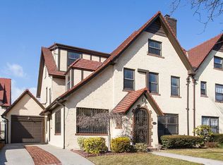 10007 70th Ave, Forest Hills, NY 11375