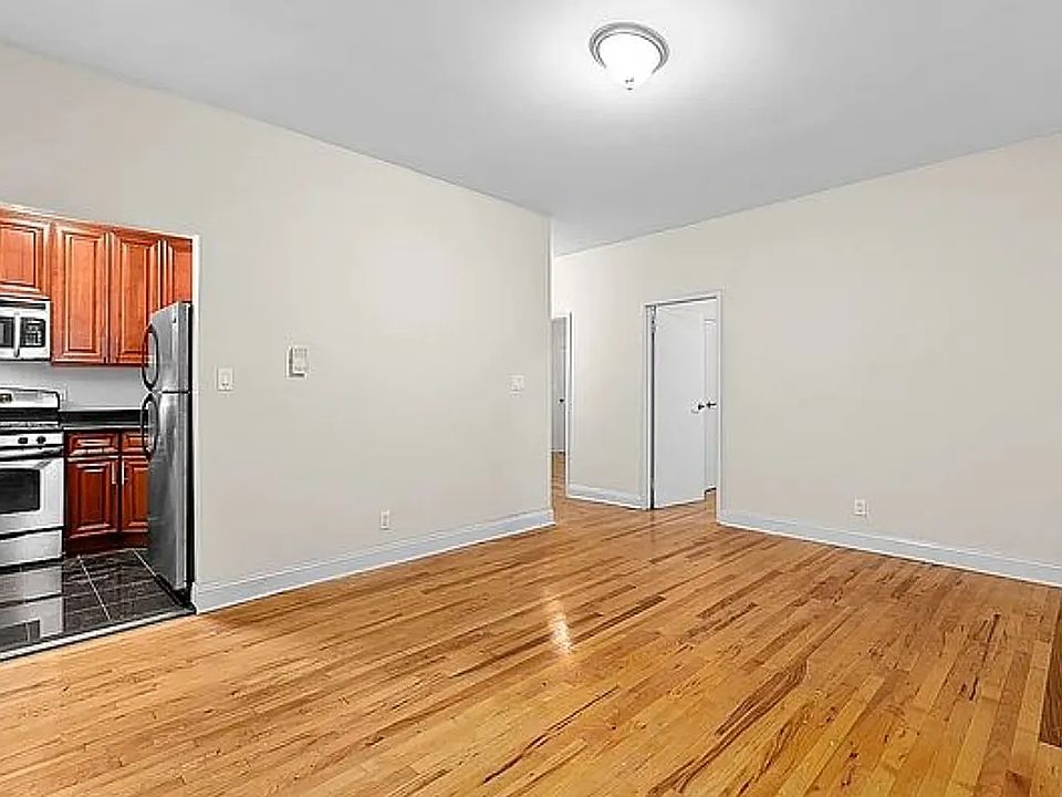 1st image of 150 W 47th St APT 8A