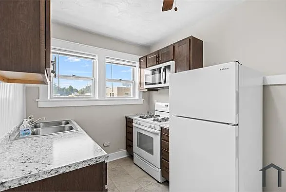 1 bed, 850 sqft, $1,350 — Photo 3