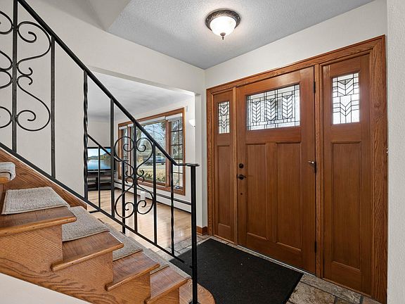 2nd image of 758 McKnight Rd N