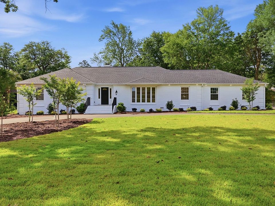 1st image of 9404 Cove Dr.