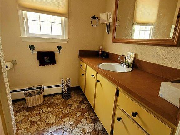 5th image of 76 Union St #76