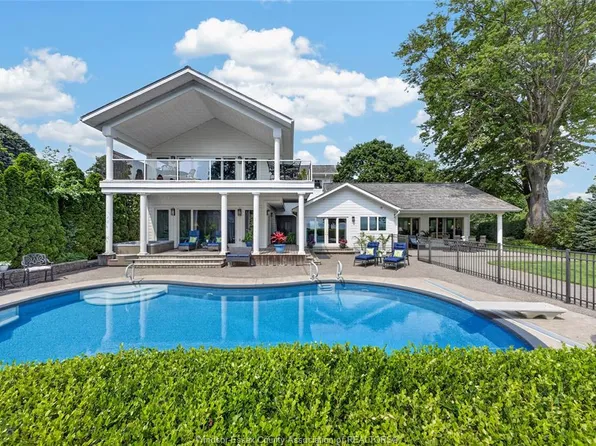 885 County Road 50, Essex, ON N0R 1G0