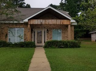 250 Dawn Dr, Pineville, LA 71360