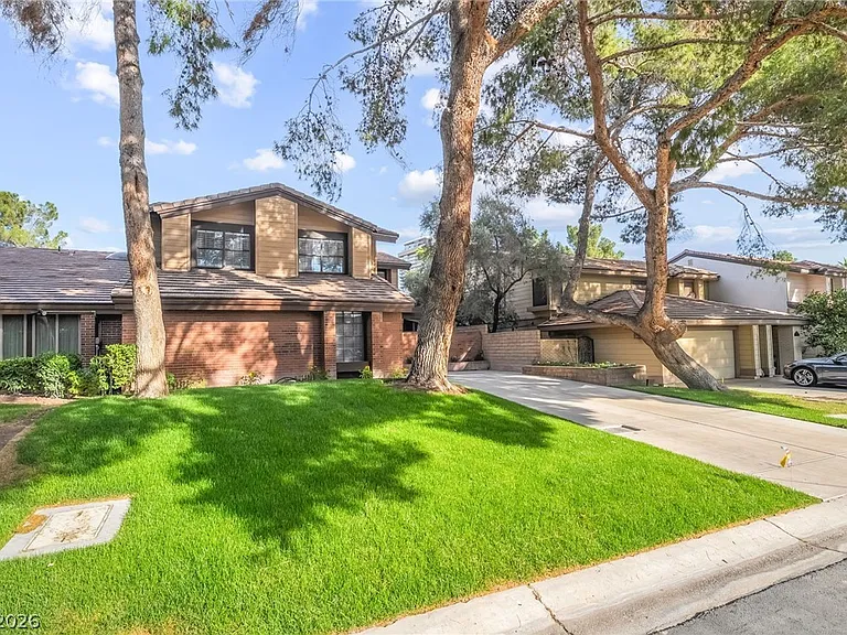 968 Pinehurst Dr — Photo 10