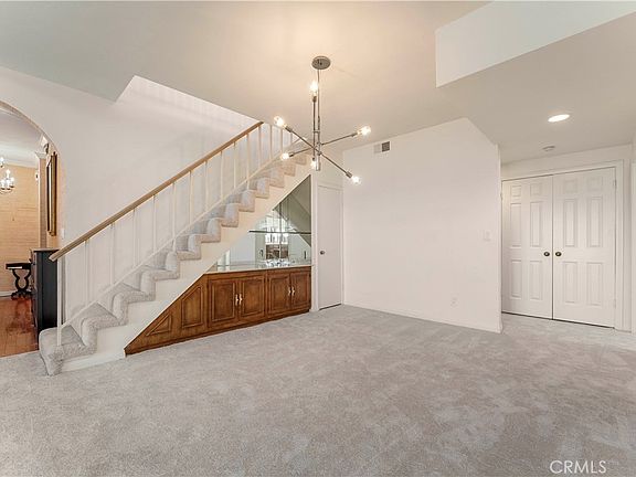 5th image of 1567 Westholme Ave APT 4A
