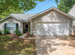 809 Settlement Dr, Clover, SC 29710