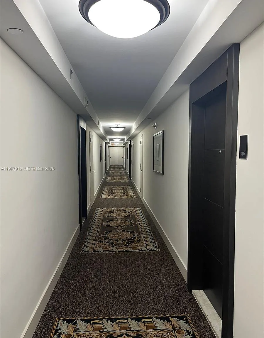 Admirals Port Condo East — Photo 4