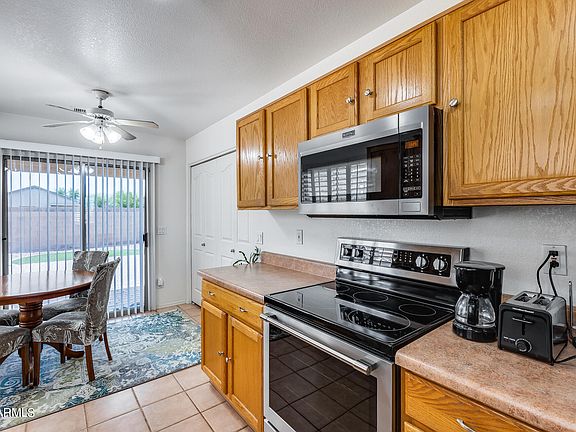 3rd image of 16398 N 137TH Drive