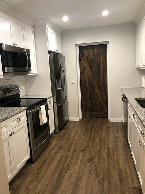 1st image of 846 Town Cir