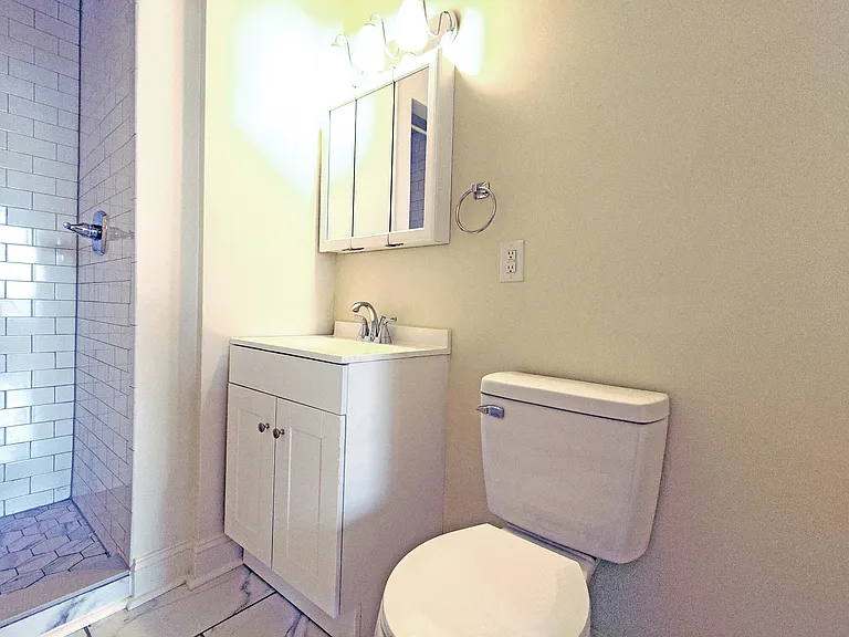 1812 Eutaw Pl — Photo 9
