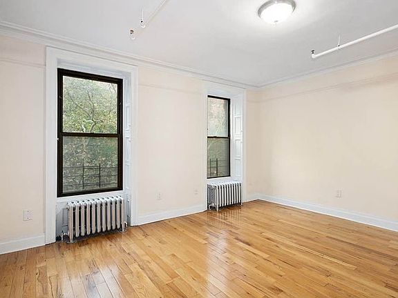 3rd image of 416A Lafayette Ave APT 2