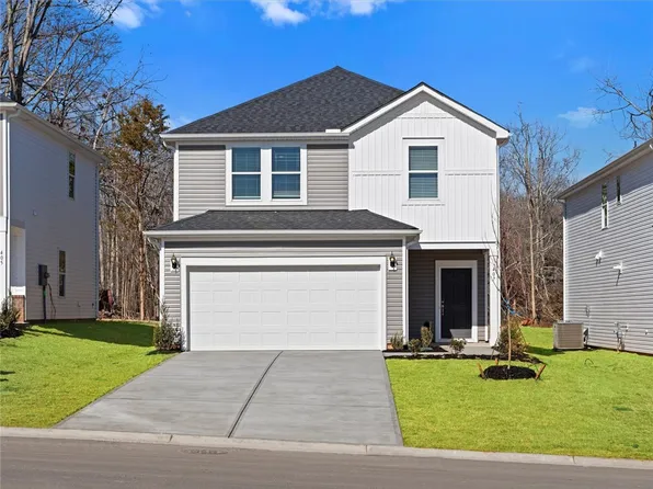 407 Yellowstone Trl, Gray Court, SC 29645