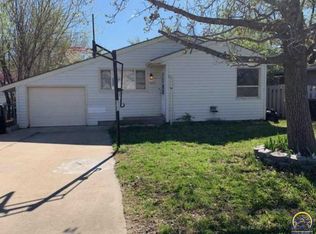 1820 SW Fairlawn Rd, Topeka, KS 66604
