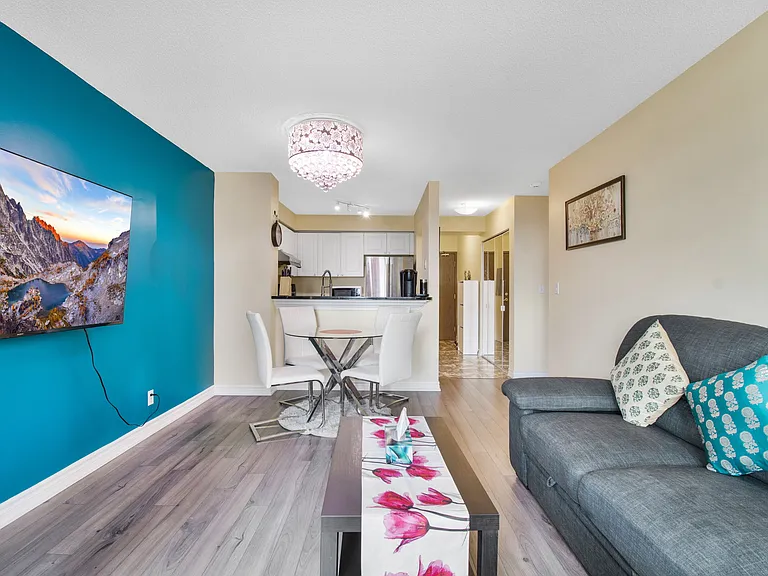 1 Lee Centre Dr — Photo 6