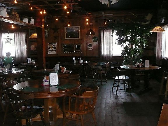 3rd image of 85 Lake Ave