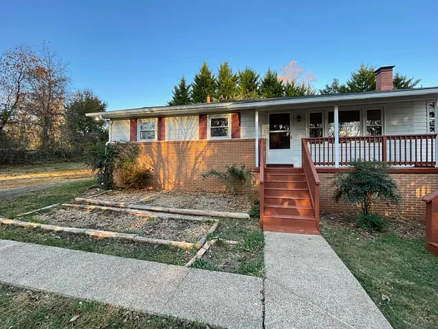 3029 Scottsville Rd — Photo 2