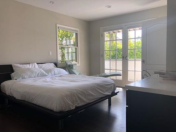 5th image of 132 Fremont Pl