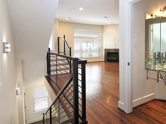 2nd image of 637 Rutland St APT 6