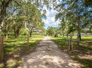 5107 County Road 30, Angleton, TX 77515