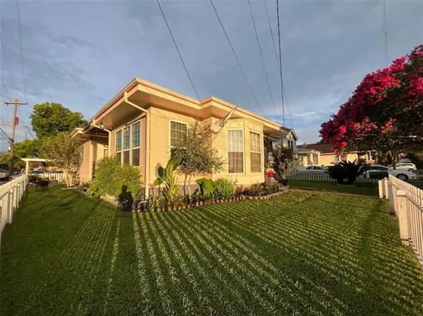 1898 Saltus St, New Orleans, LA 70119