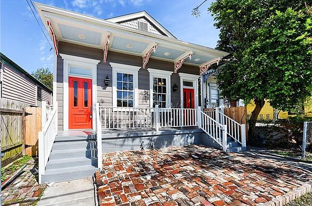 1st image of 2739 Iberville St