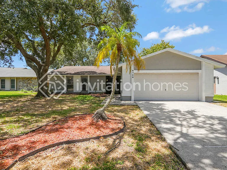 6708 Commodore Way — Photo 1