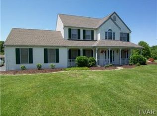 5520 Hoffman Dr N, Schnecksville, PA 18078