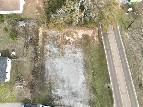 303 W Devall St, Ellisville, MS 39437