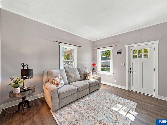 3rd image of 820 B St