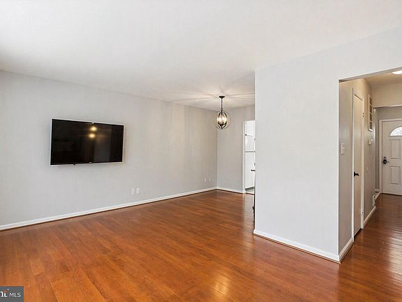 4th image of 36 Prairie Rose Ct #108