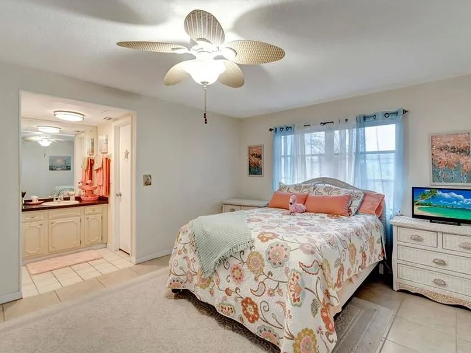 1st image of 12 Golfview Rd